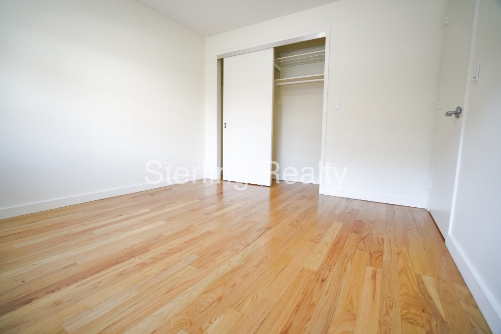 23-15 Astoria Boulevard - Photo 7