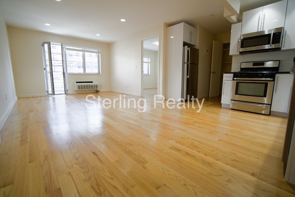 23-15 Astoria Boulevard - Photo 3