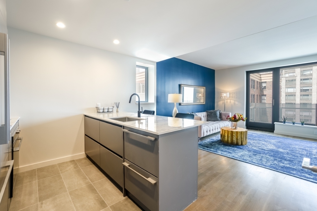 515 East 86th Street - Photo 2