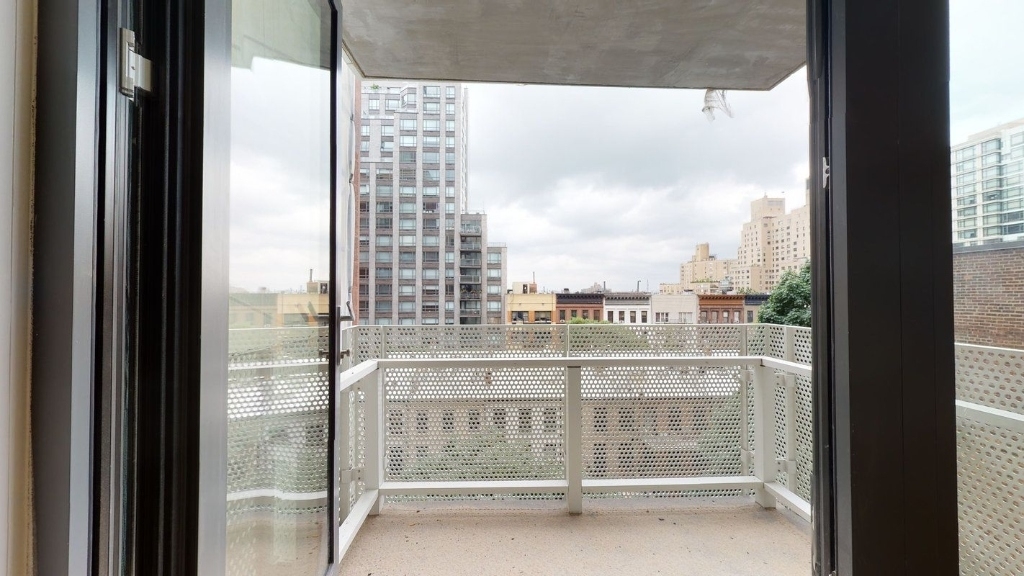 515 East 86th Street - Photo 3