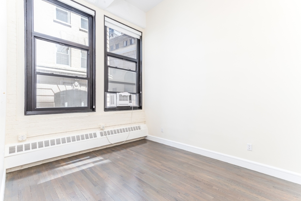 110 Greenwich Street - Photo 2