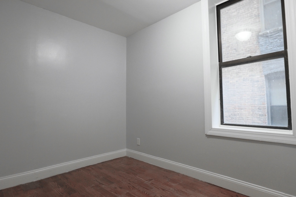 571 West 159th Street - Photo 6