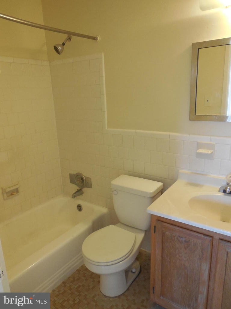 2400 41st Street Nw - Photo 9