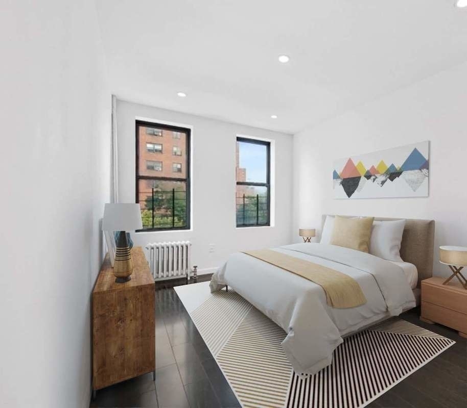 226 East 7th Street - Photo 1