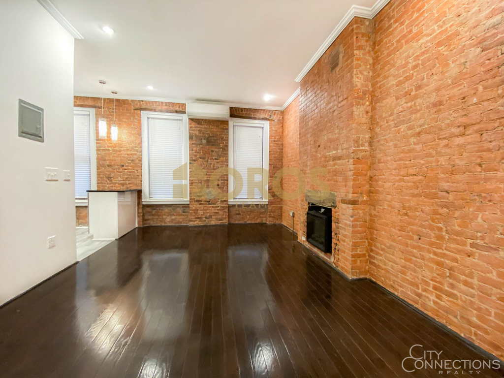 46 Grand St - Photo 0