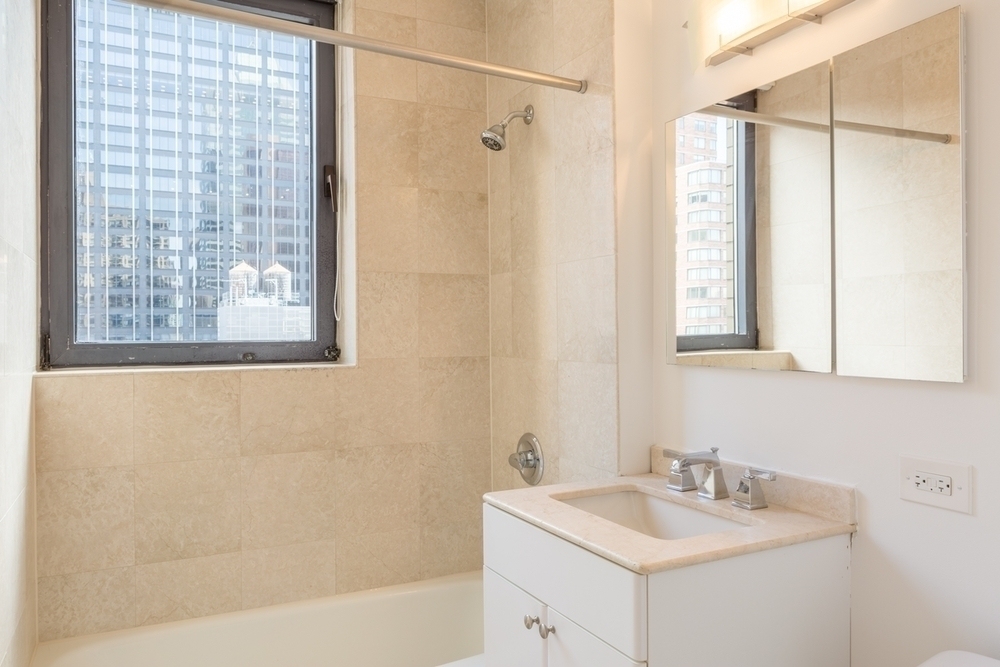 235 W 48th Street - Photo 4