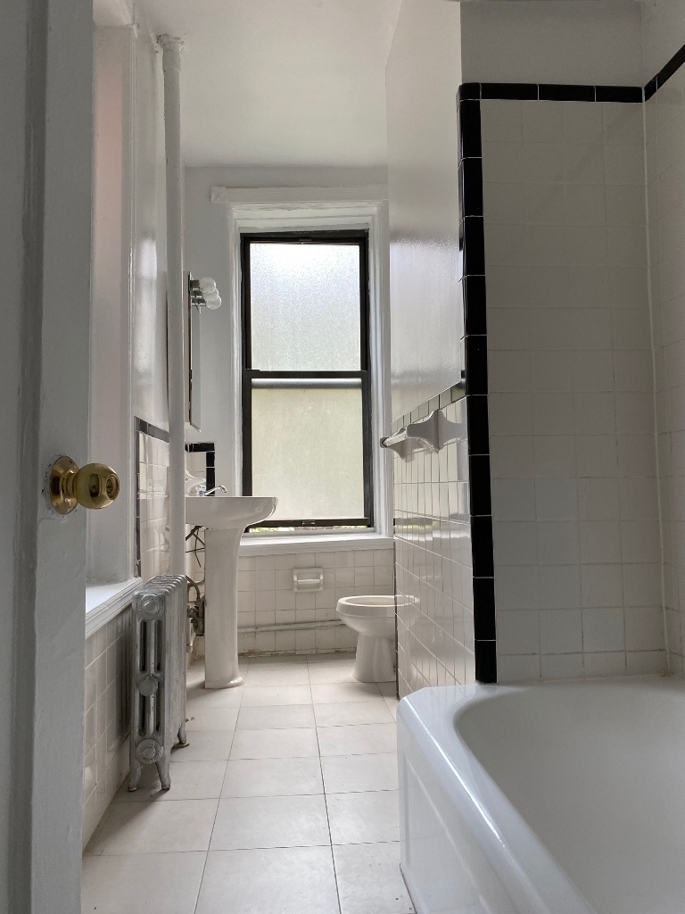 410 E 59 St - Photo 7