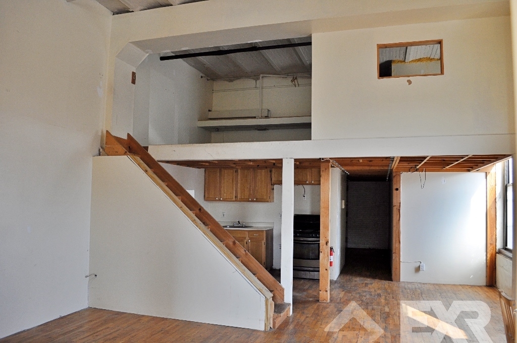 5 Delavan Street - Photo 2