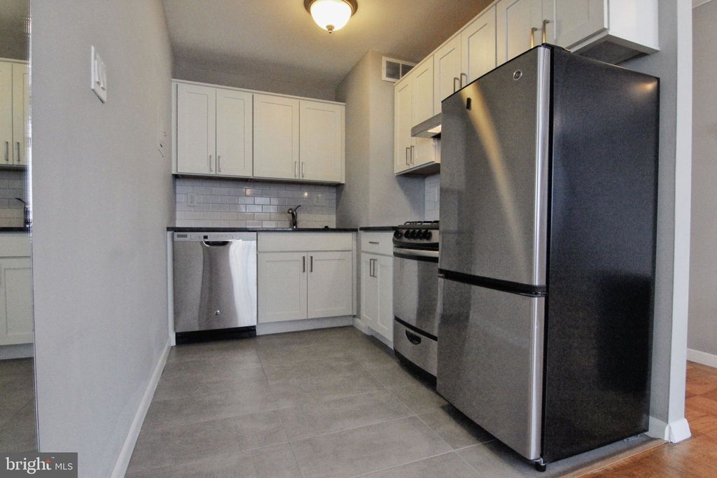 1601 18th Street Nw - Photo 3