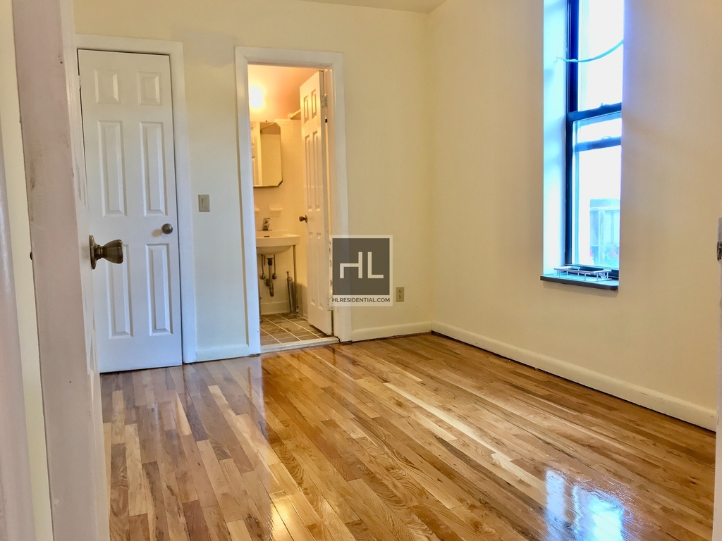 1672 Park Avenue - Photo 1