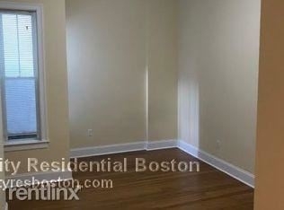 395 W Broadway Apt 2f - Photo 1