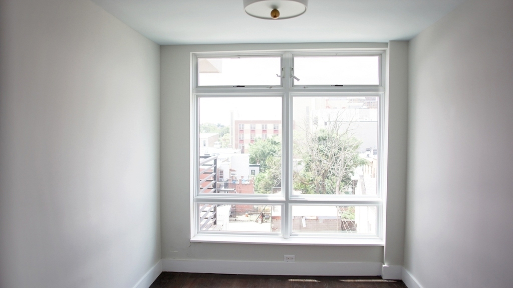 690 Bushwick Ave - Photo 4