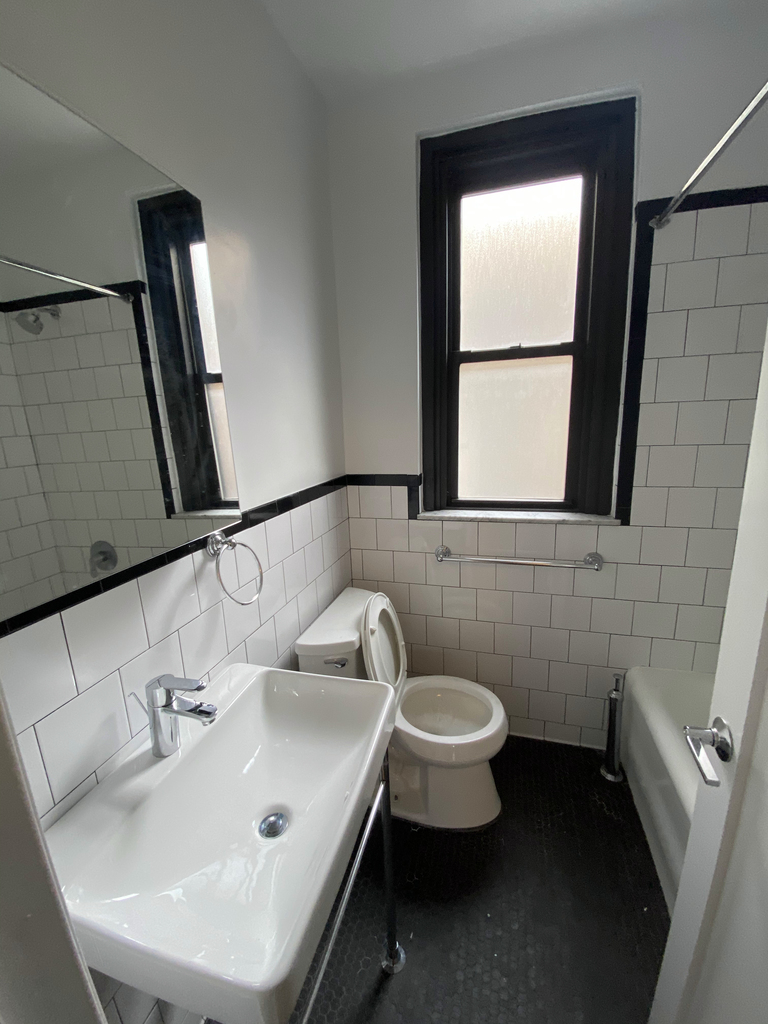 203 West 23rd Street - Photo 3