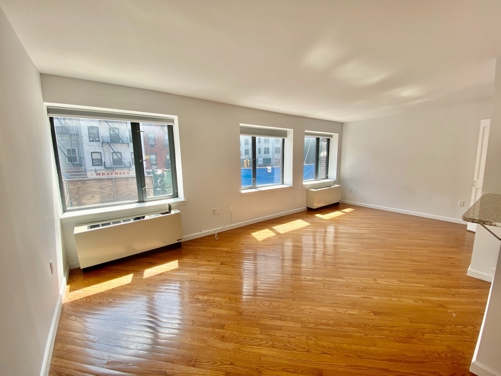 401 West 22nd Street - Photo 0