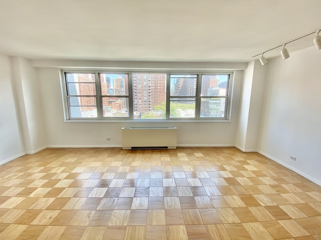 360 West 22nd Street - Photo 1