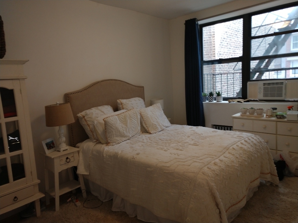 346 East 15th Street - Photo 2