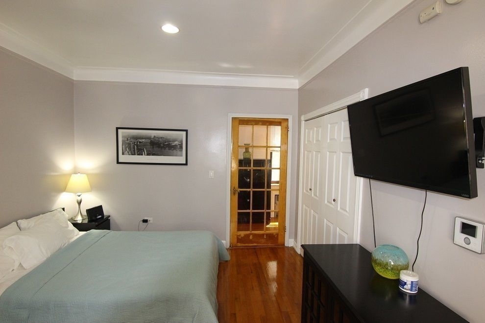 210 West 17th Street - Photo 3