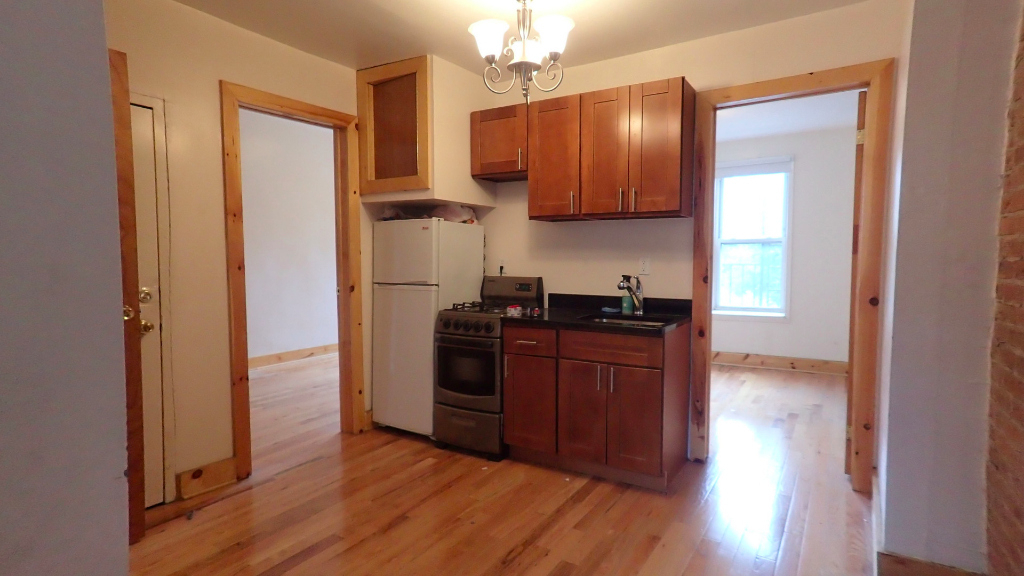 559 St Johns pl - Photo 0