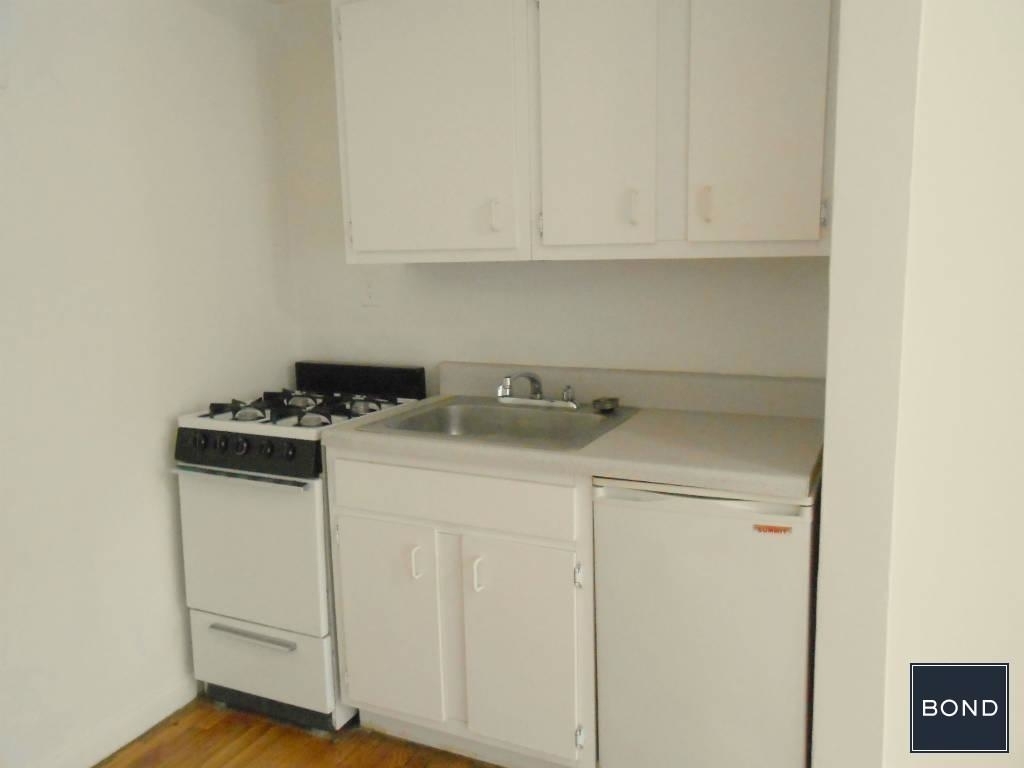 260 West 27th Street - Photo 3