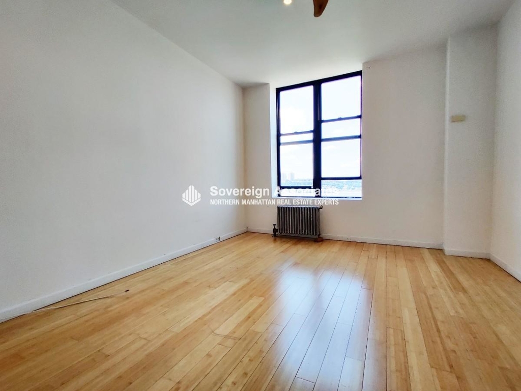 676 Riverside Drive - Photo 3