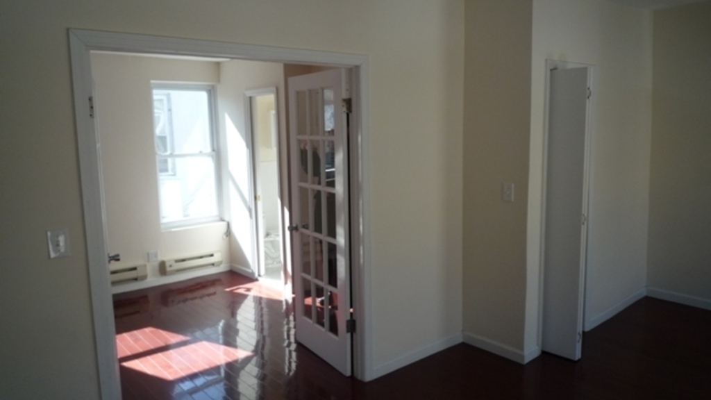 1420 Putnam Avenue - Photo 2