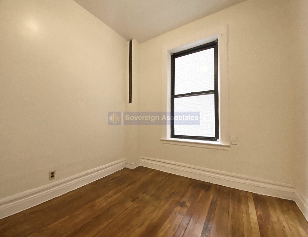 182 Claremont Avenue - Photo 9