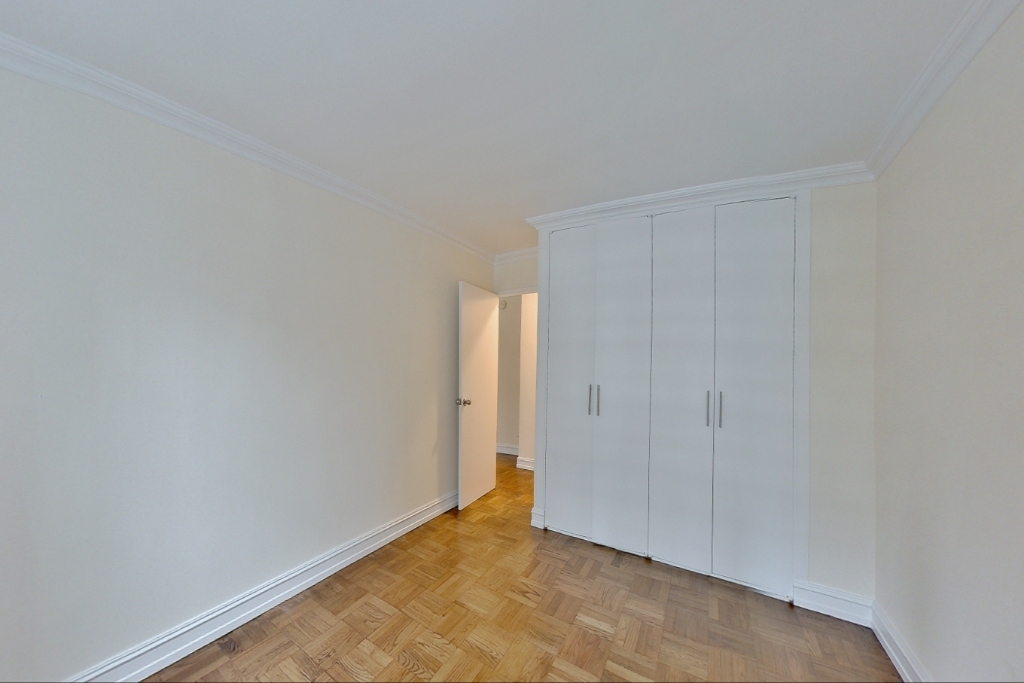 888 8th Avenue - Photo 3