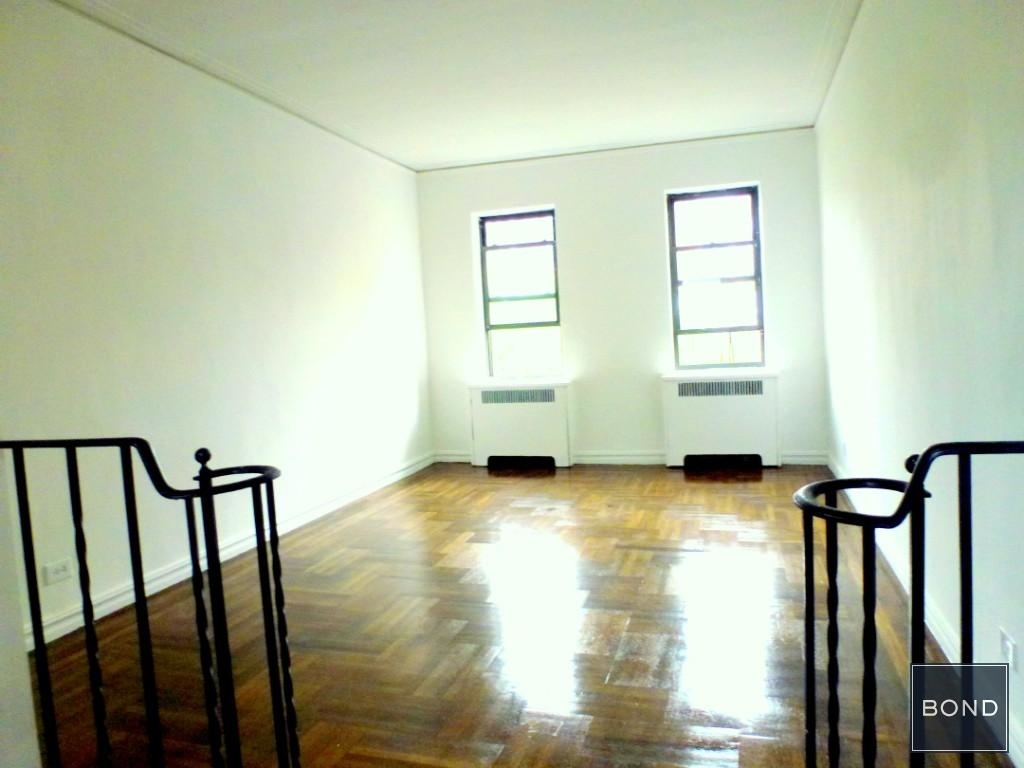 315 West 21st Street - Photo 1