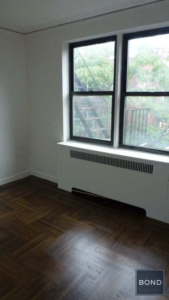 315 West 21st Street - Photo 1