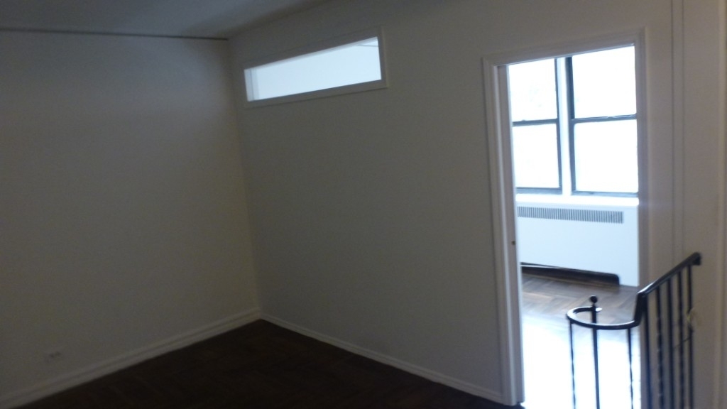 315 West 21st Street - Photo 12