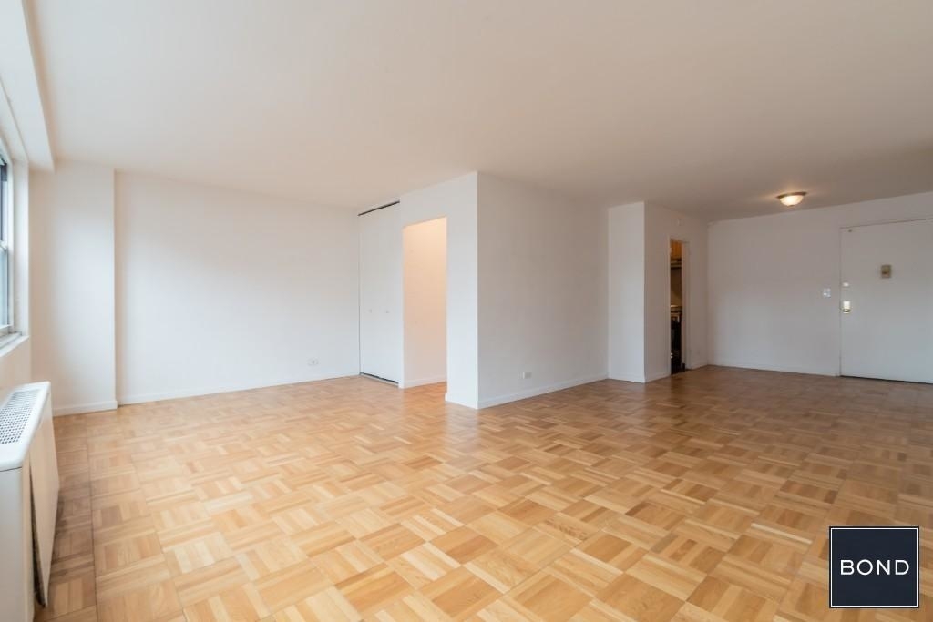 360 West 22nd Street - Photo 1