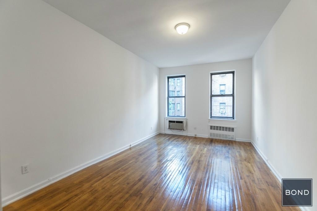 502 East 88 Street - Photo 2