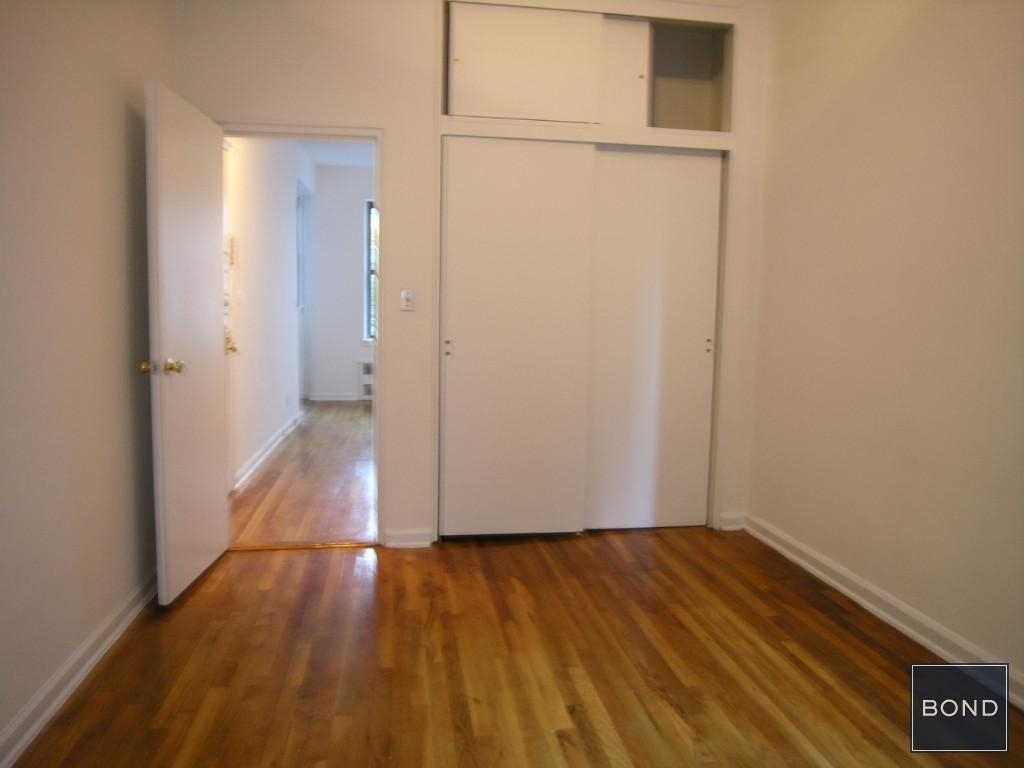 East 88 Street - Photo 4