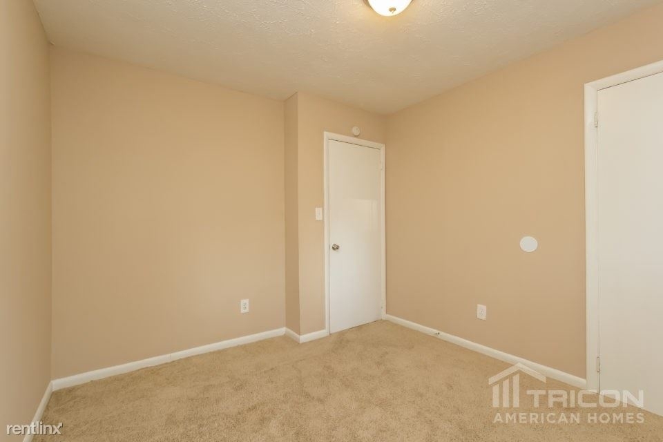 4033 Majestic Drive Sw - Photo 4