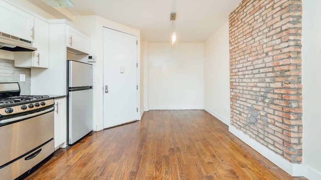 435 Bleecker St - Unit: 2L - Photo 7