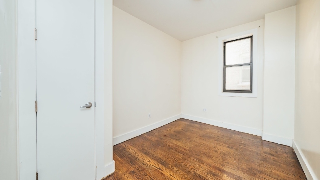 435 Bleecker St - Unit: 2L - Photo 4