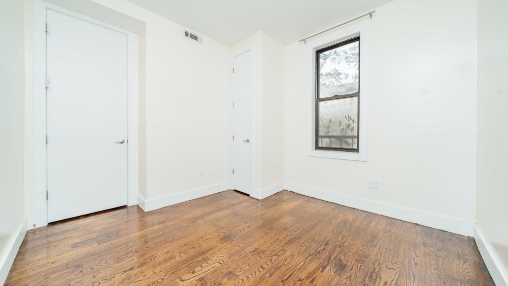 435 Bleecker St - Unit: 2L - Photo 3