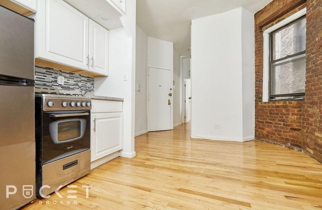 516 East 12th Street - Photo 1