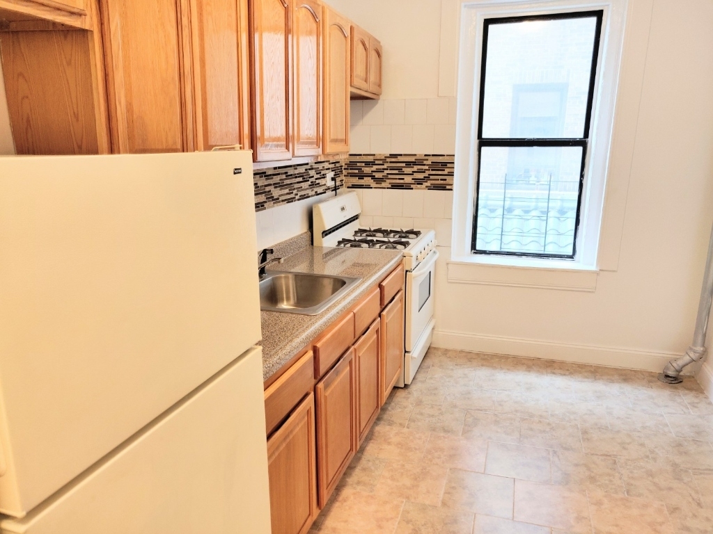 East 182nd Street, Bronx, NY 10460 - Photo 2