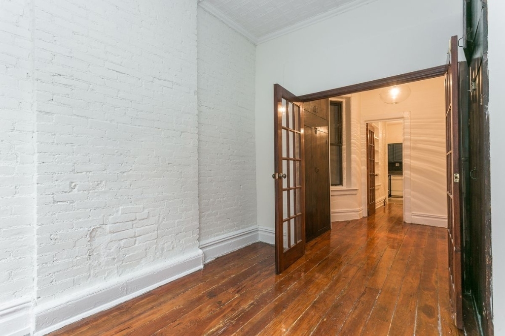 340 West 17th Street - Photo 2