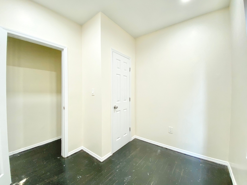 532 West 143rd Street - Photo 7