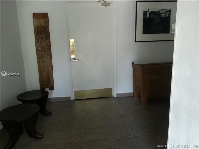 1540 Meridian Ave - Photo 2