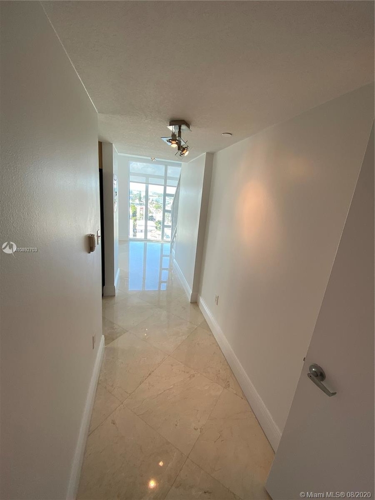 7600 Collins Ave - Photo 15