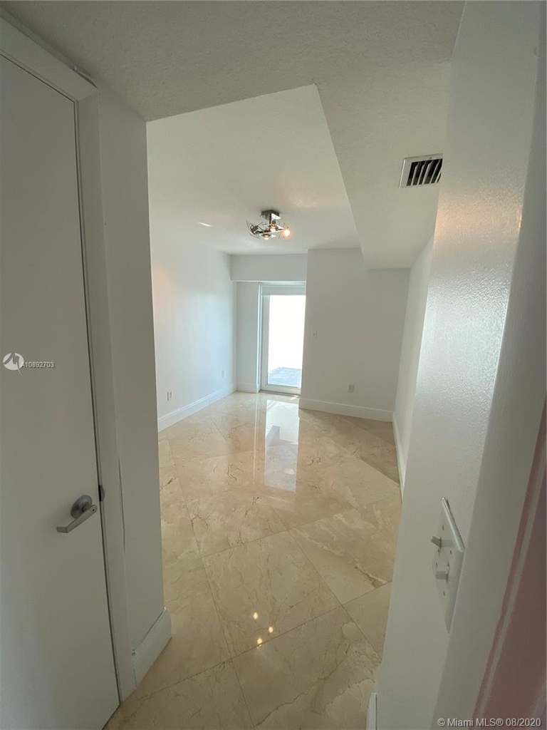 7600 Collins Ave - Photo 50