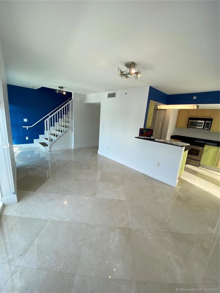 7600 Collins Ave - Photo 17