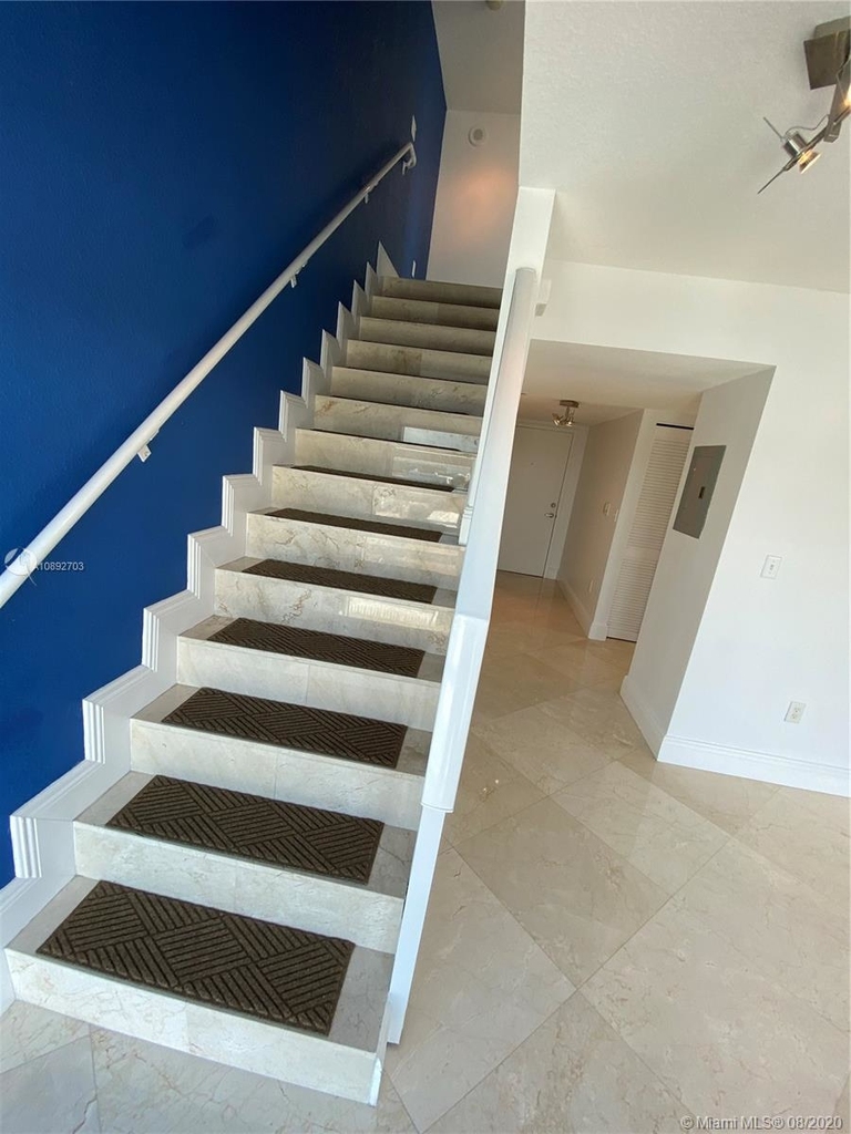 7600 Collins Ave - Photo 12