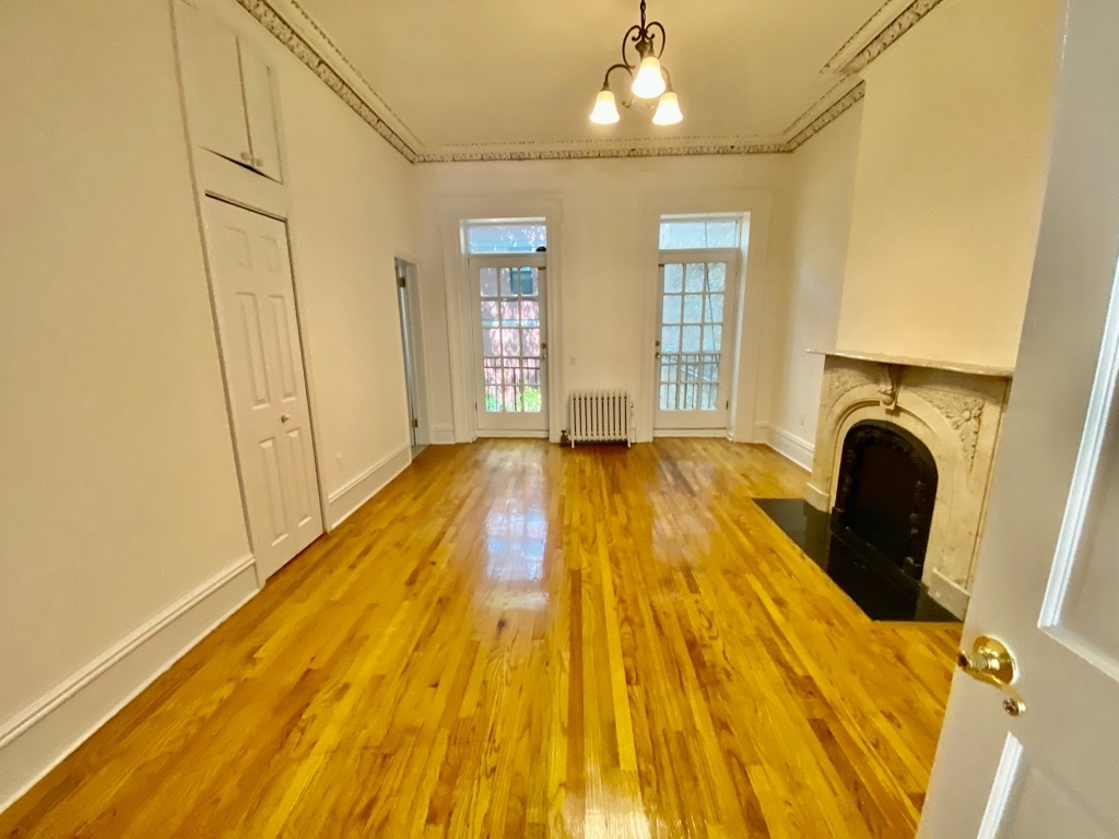 231 West 13th Street - Photo 2