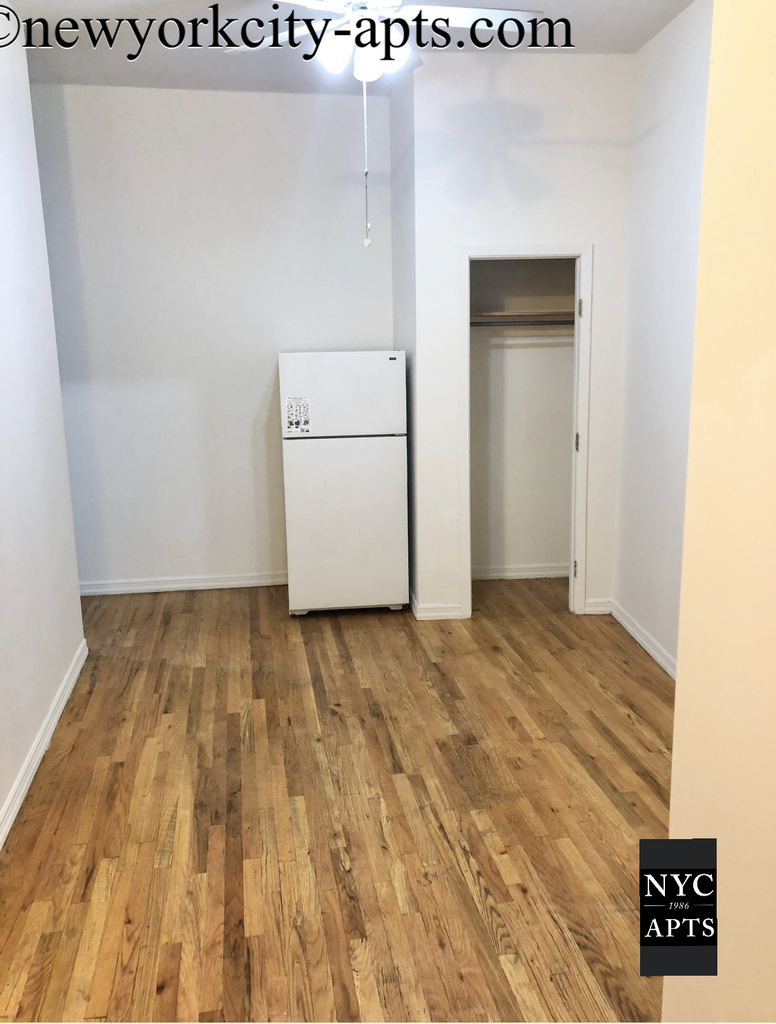 328 East 55th Street - Photo 2