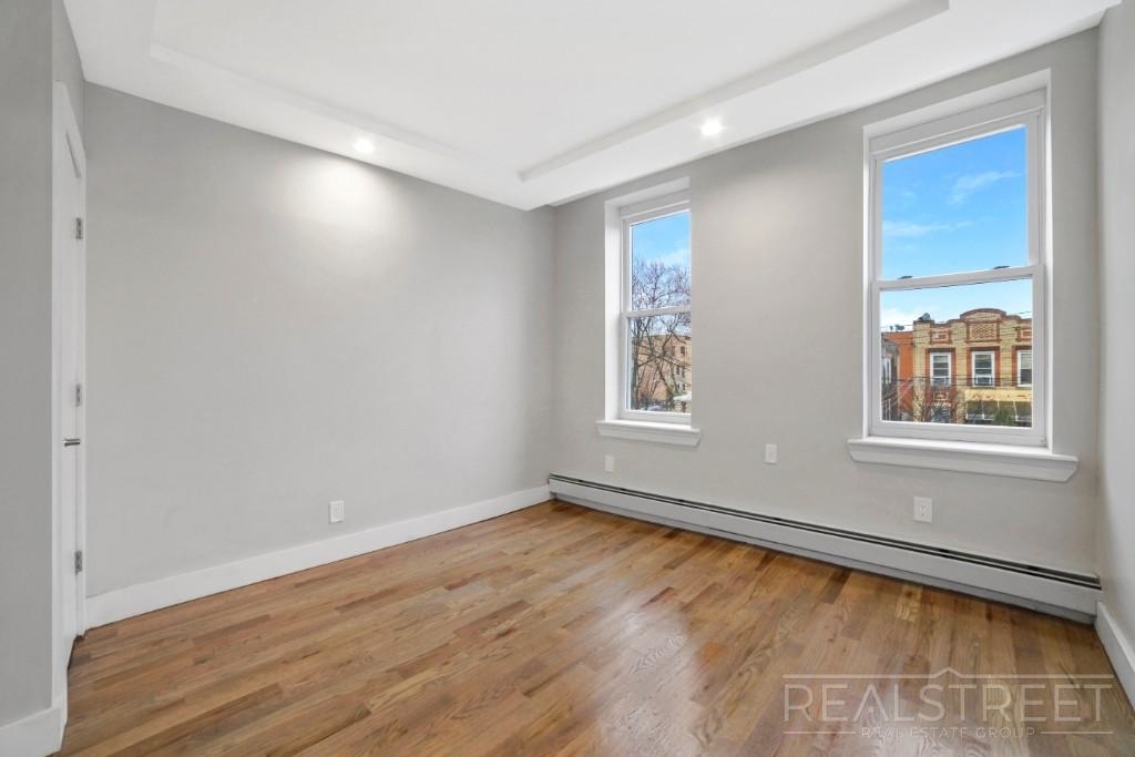 253 East 93rd St - Photo 7
