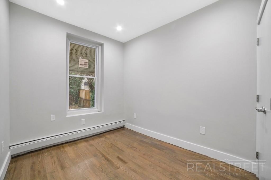 253 East 93rd St - Photo 5